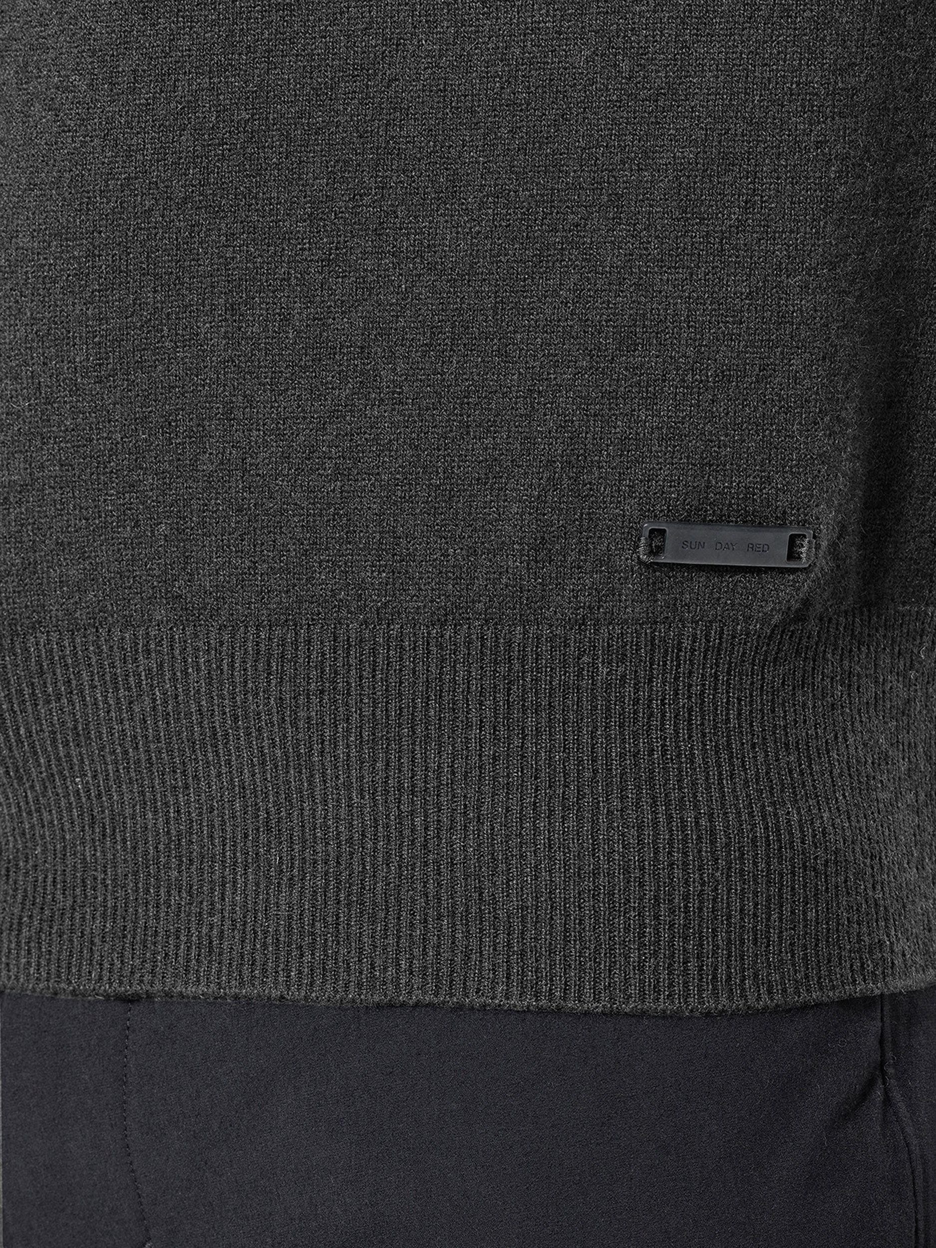 Charcoal               Sun Day Red 3D Tour Cashmere Crew | 10348-BTFK